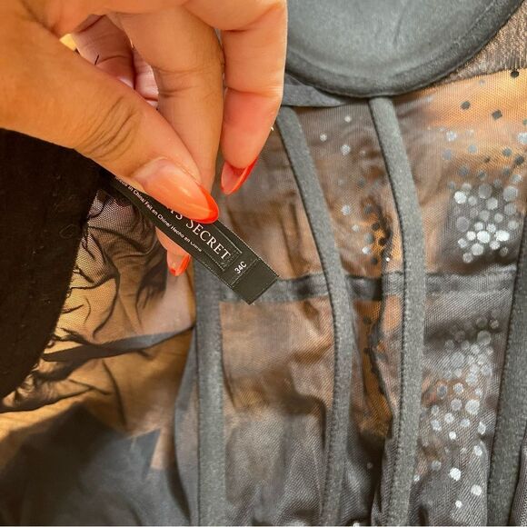 RARE Victoria’s Secret Rhinestone Bustier with Garters Size 34C - Picture 6 of 7